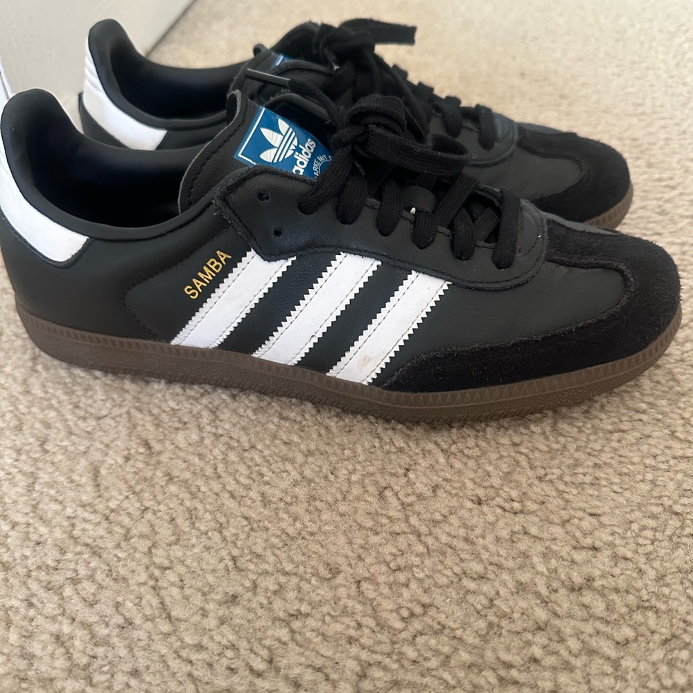 *BRAND NEW* Black Sambas